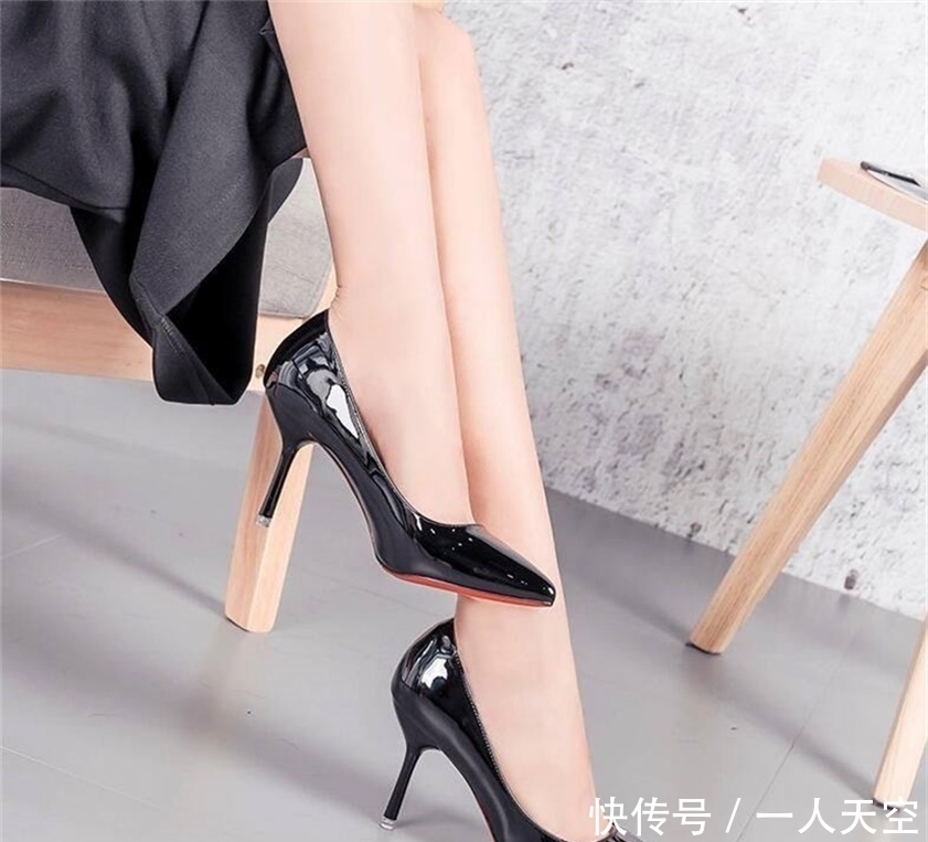 尖头|经典的尖头细跟设计,它有一种让人无法抗拒的魅力