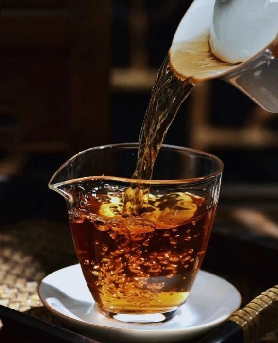 招待朋友喝茶4个细节一定要注意,一不小心引误会