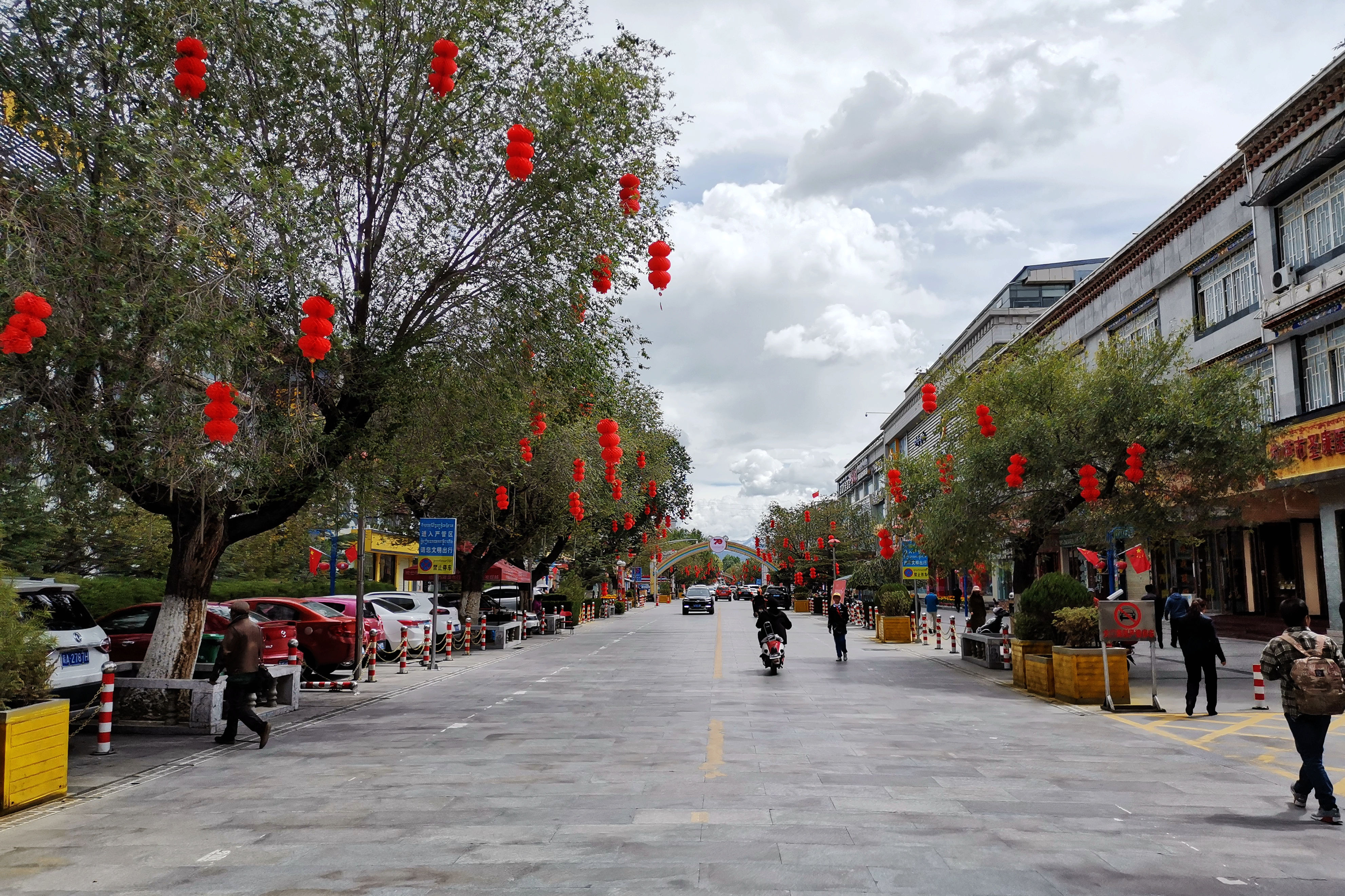 大昭寺|【80天单人单车环藏之旅】观览佛教圣地大昭寺，八廓街猎摄盛装美女