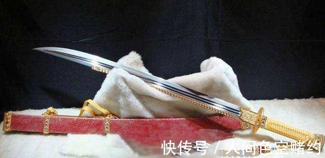 新兵!新兵入伍磨刺刀,老兵:不要磨得太锋利,越锋利,你就死得越快