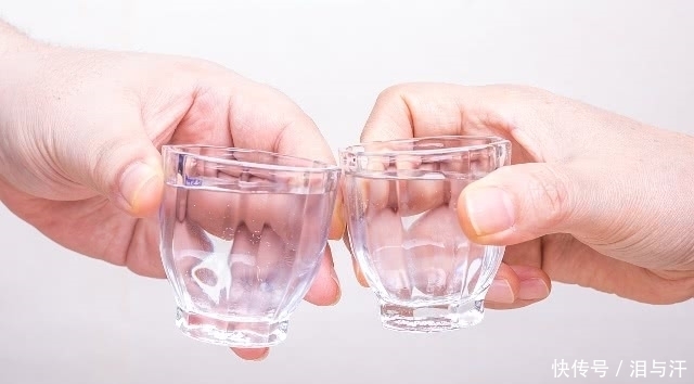 男人一天的饮酒量不要超过多少?专家教你测自己的酒量