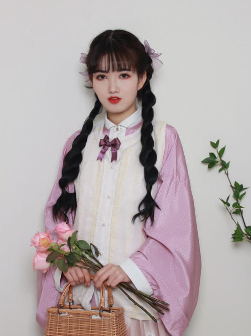 穿汉服不一定要配古风发髻，这几种简约发型也很好看，时尚又减龄