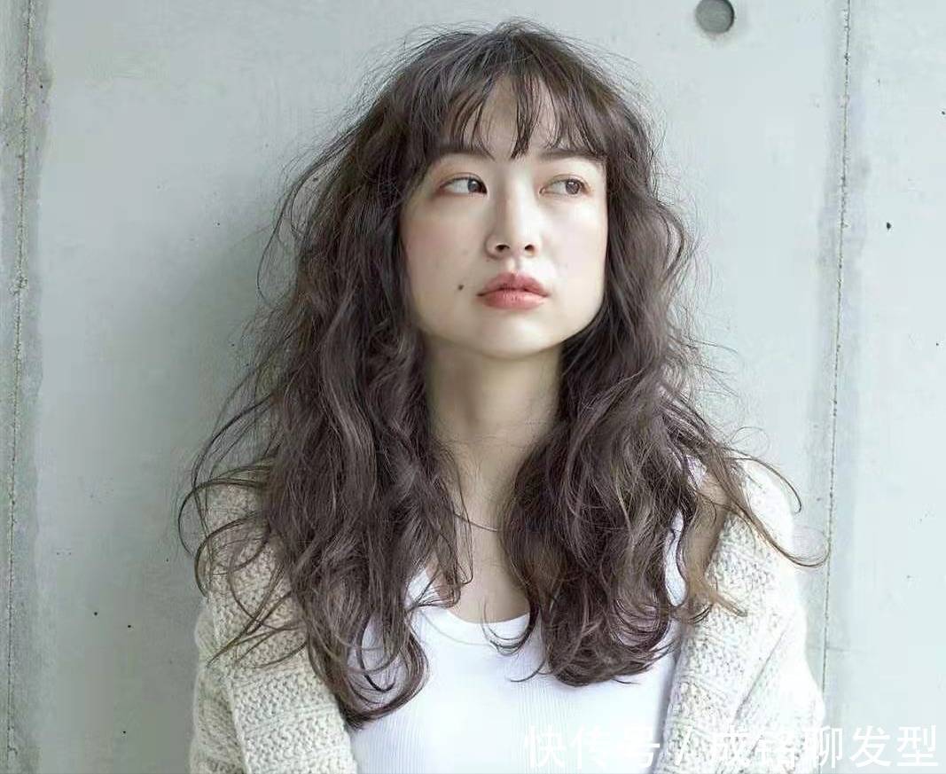 老气|烫卷发显老气的脸长啥样?不适合烫卷发千万别硬刚,烫完准后悔!