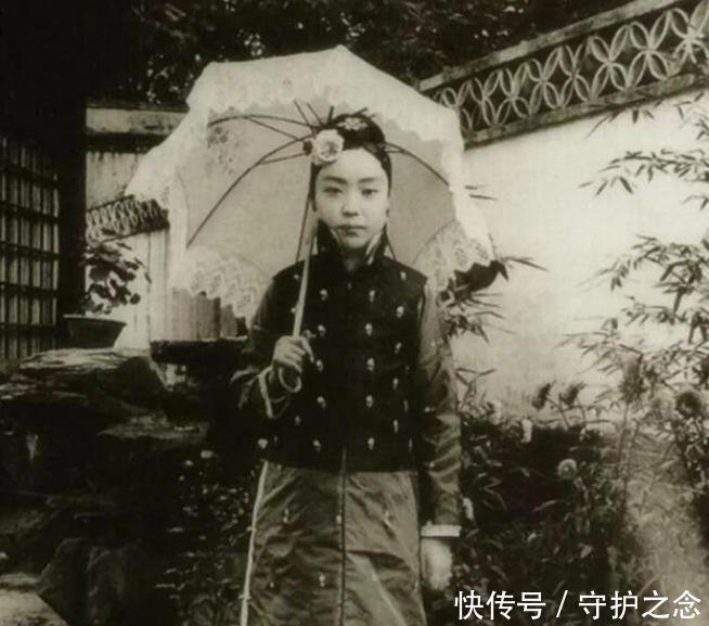 堪比|清朝真正的贵族小姐,颜值堪比现代明星,李鸿章妻女罕见出镜!