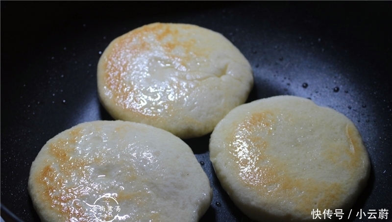 面包|发面饼新做法,低糖又简单,暄软蓬松有嚼劲,比面包还好吃