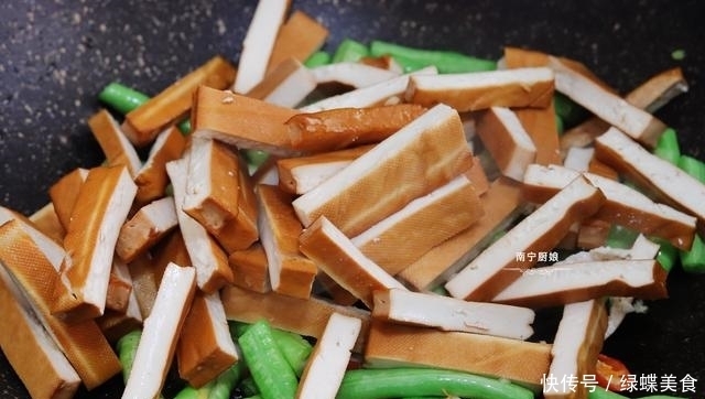 猪肉太贵吃不起,不如吃这菜,做法简单味道好,比吃肉过瘾