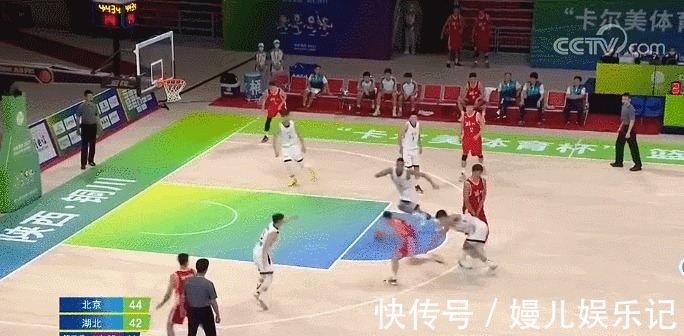 nb第一场就爆！又扣又帽！打崩NBA落选秀！他真是中国男篮的未来