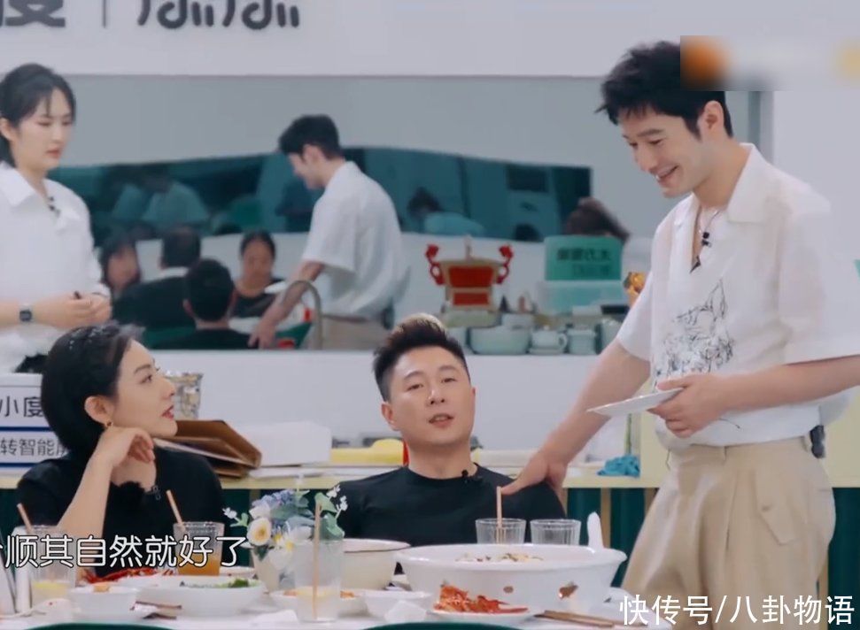 黃曉明羨慕劉璇有女兒，被對(duì)方鼓勵(lì)生二胎，他下意識(shí)反應(yīng)惹人心疼