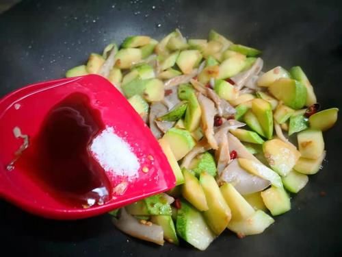 这菜8毛钱一斤，“天然的补水剂”叶酸含量高，孩子长个添动力