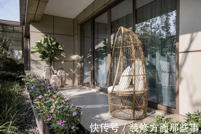流水坡|140平简约风格三居室最爱室外花园,在竹藤椅上享受阳光