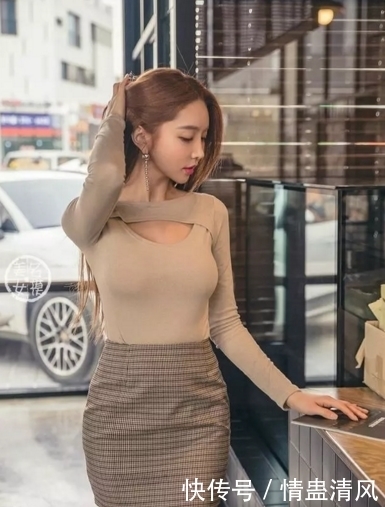  优雅|街拍：丰腴性感时尚的美女，搭配有致优雅中凸显干练气质！