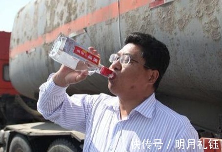 脑出血|53岁男子突发脑溢血,抢救后仍偏瘫,妻子3件小事酿成大祸