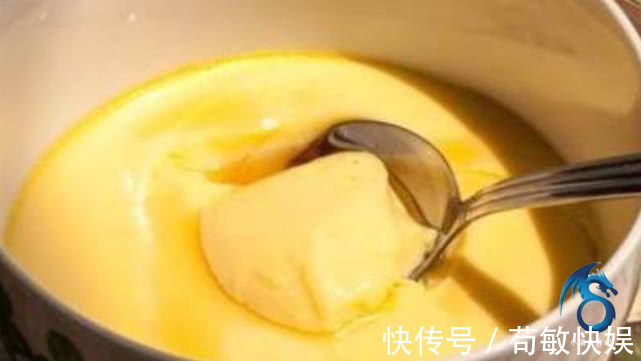 蒸鸡蛋,别直接加水就蒸,学会这技巧,鸡蛋嫩滑无气孔无蜂窝!