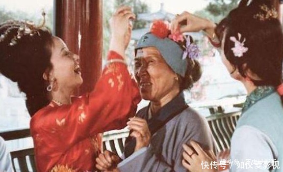 荣府|《红楼梦》刘姥姥表面迎合贾家奢华，其实早已看出荣府败落的迹象