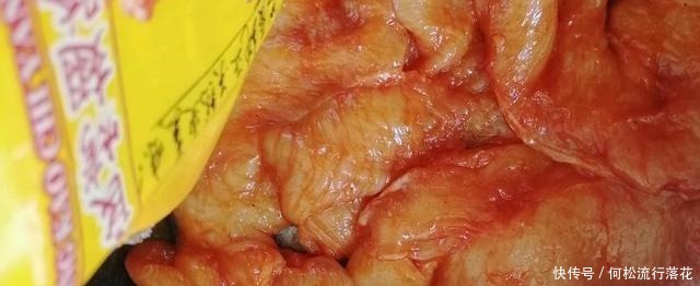 a366|金黄的皮肤酥脆,内部嫩滑,吃起来像是吮手指的炸鸡