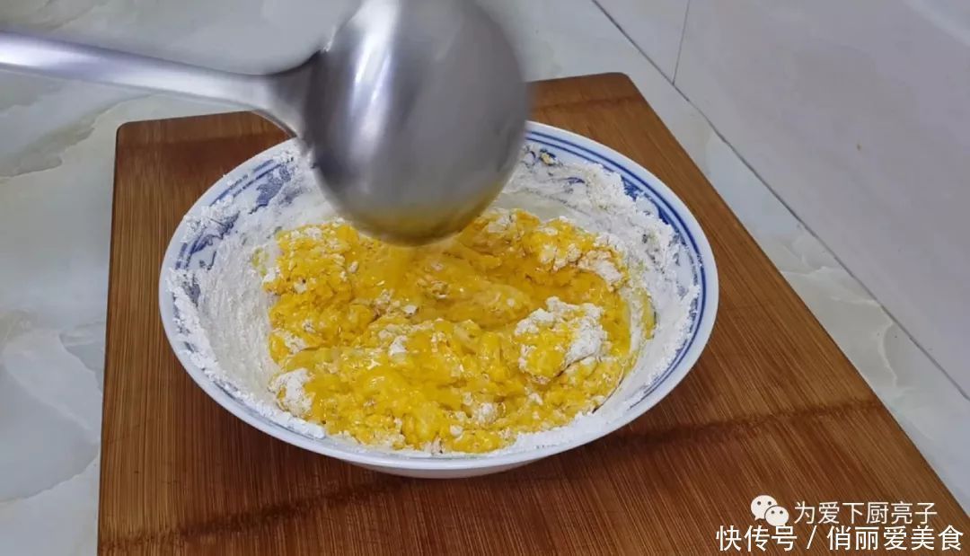舌头状|面包新吃法,我家隔三差五做着吃,不用烤箱也能做,比蛋糕还好吃