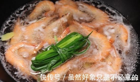 铁蛋白质|吃虾到底要不要去虾线60岁老渔民告诉你答案,很多人都被误导了