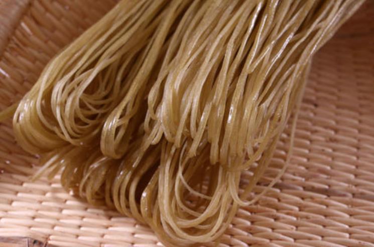 大妈|如何挑选红薯粉条农村大妈教你6诀窍,轻松辨别真假