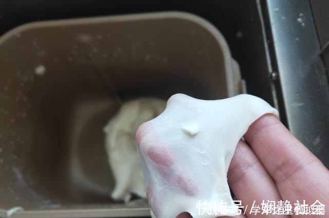 我家酥饼5年来从不用买,外酥里糯,放3天也不硬,比买的香