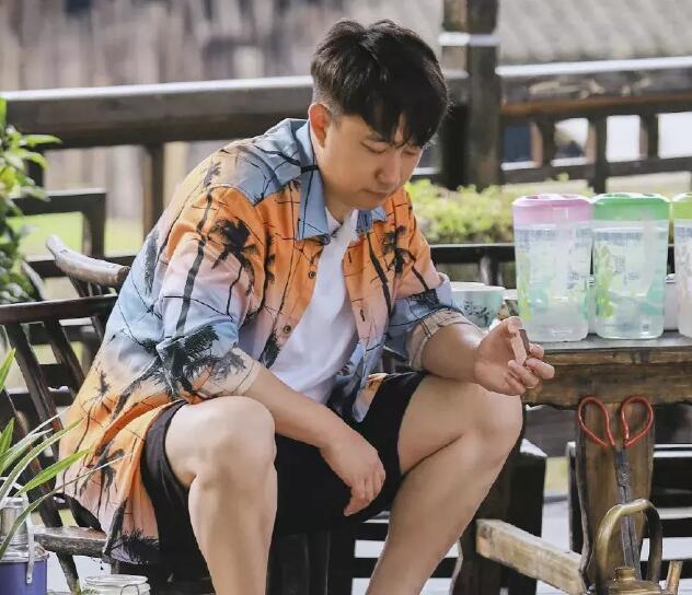 黄磊做饭究竟是个什么水平！那英给出正确评价，却破坏了节目氛围