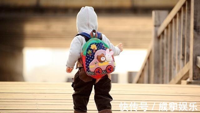 父母|4种坏习惯发现就打,纠正晚了,不仅孩子没出息,还会拖累父母