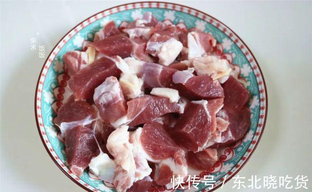 羊肉别总炖汤了，试试这个做法，鲜香又滋补，现在吃最合适