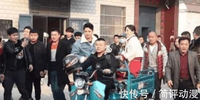 高圆圆回农村,小岳岳回农村,王宝强回农村,谁最接地气呢?