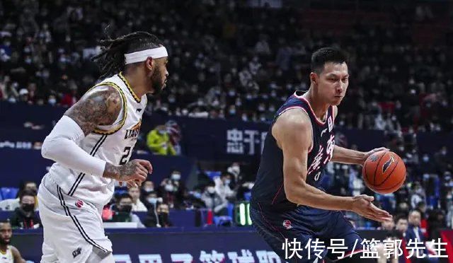 弗格|没过半场就玩空接，赵继伟真敢传，张镇麟真能跳，辽宁队玩嗨了