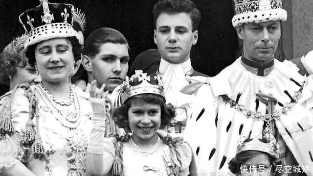 乔治六世|英女王的珍珠项链!她的珠宝启蒙,9岁时爷爷乔治五世送的礼物!