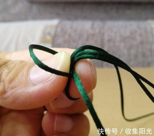 漂亮|3朵漂亮的桃花结手链,非常适合女生佩戴,清新又好看!附编法!