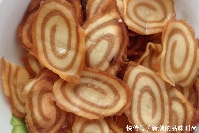 家里没零食了,我用面粉做了一大锅猫耳朵,儿子说比买的好吃