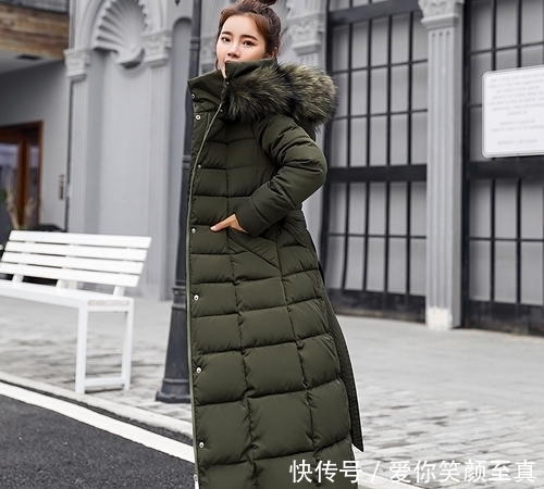 大毛领|建议大家:羽绒服别搭阔腿裤,太土!今冬流行这么穿,美嫩极