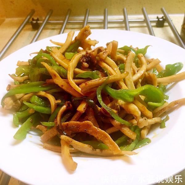 美食|精选美食推荐酱香茶树菇,鱼香茄盒,龙利鱼豆腐煲的做法