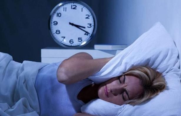 改善睡眠|晚上翻来覆去睡不着总失眠?可能是缺了“它”,推荐3小妙招