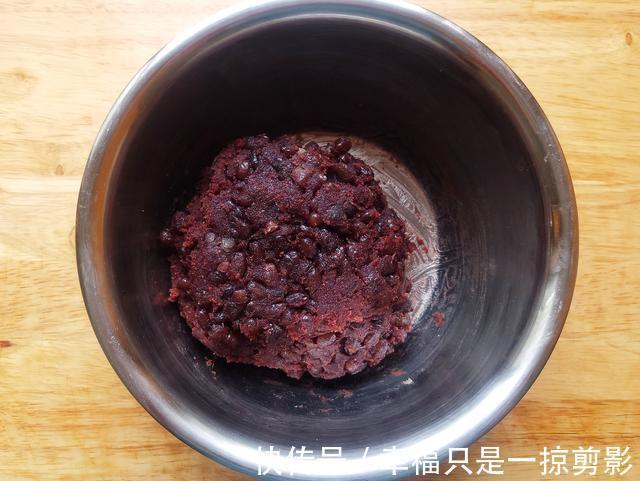 面粉别做馒头了,试试此款点心,个人觉得比馒头好看还好吃,真香