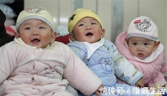 头胎|头胎双胞胎女儿,二胎四胞胎儿子,小两口带6个娃逛街太拉风