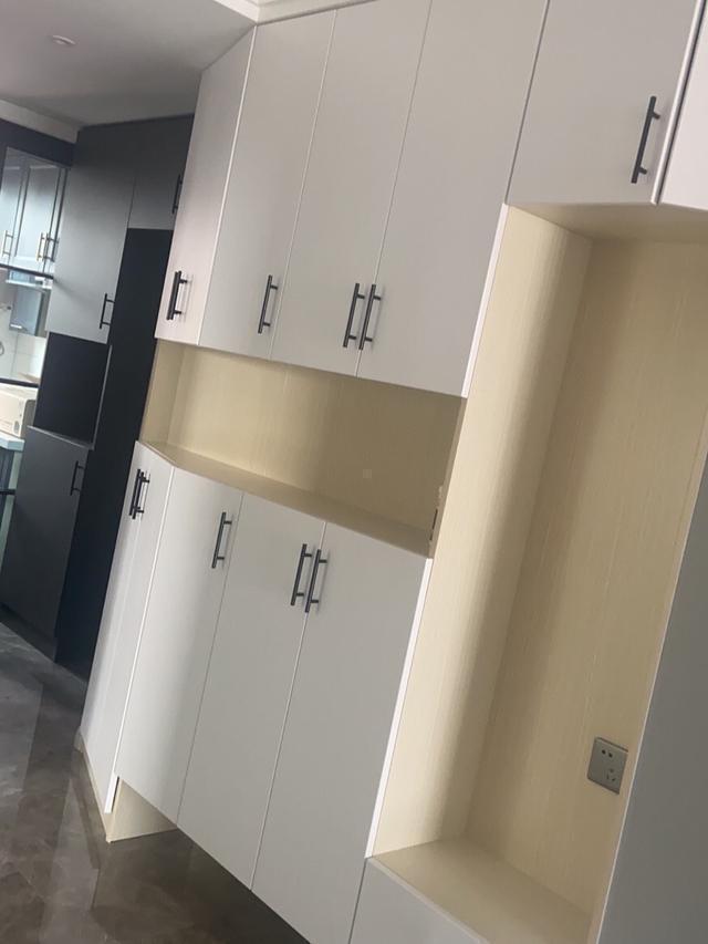 电视背景墙|新房终于装修结束，保洁做完准备布置家具家电，分享给大家看看