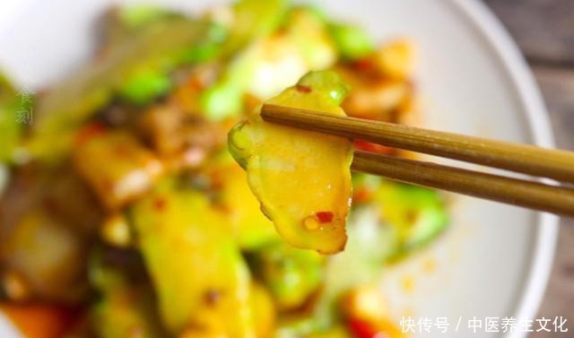  这“宝贝疙瘩”，在国内走红，国外想吃吃不到，2元一斤，正当季