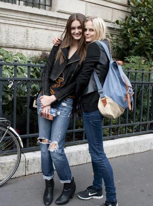 找回童年的天真无邪,背双肩包出门就对了,实用又时髦