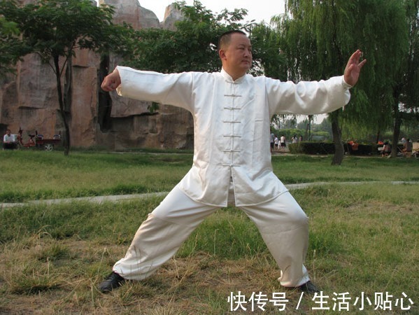 大便|习惯性便秘如何快速排便?立马做好两件事,厕所的大门自然敞开