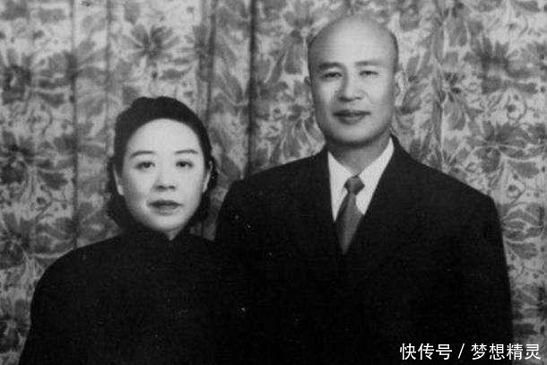 他是民国军阀,一生却只娶原配1人,没有妾室,跟原配会做人有关