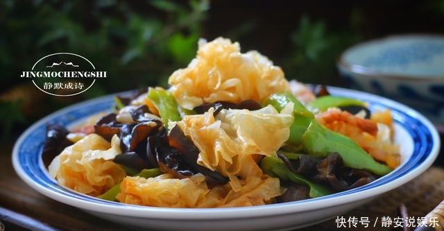 家里没青菜又不能出门时,不妨试试这道小炒,加一点点肉就超下饭