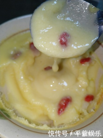 明星疫期居家全变厨师,何炅这菜我学不会,华晨宇这菜我吃不饱