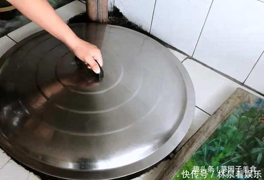  做法|茄子最简单好吃的做法，不用过油，水水嫩嫩鲜香下饭，全家都爱吃