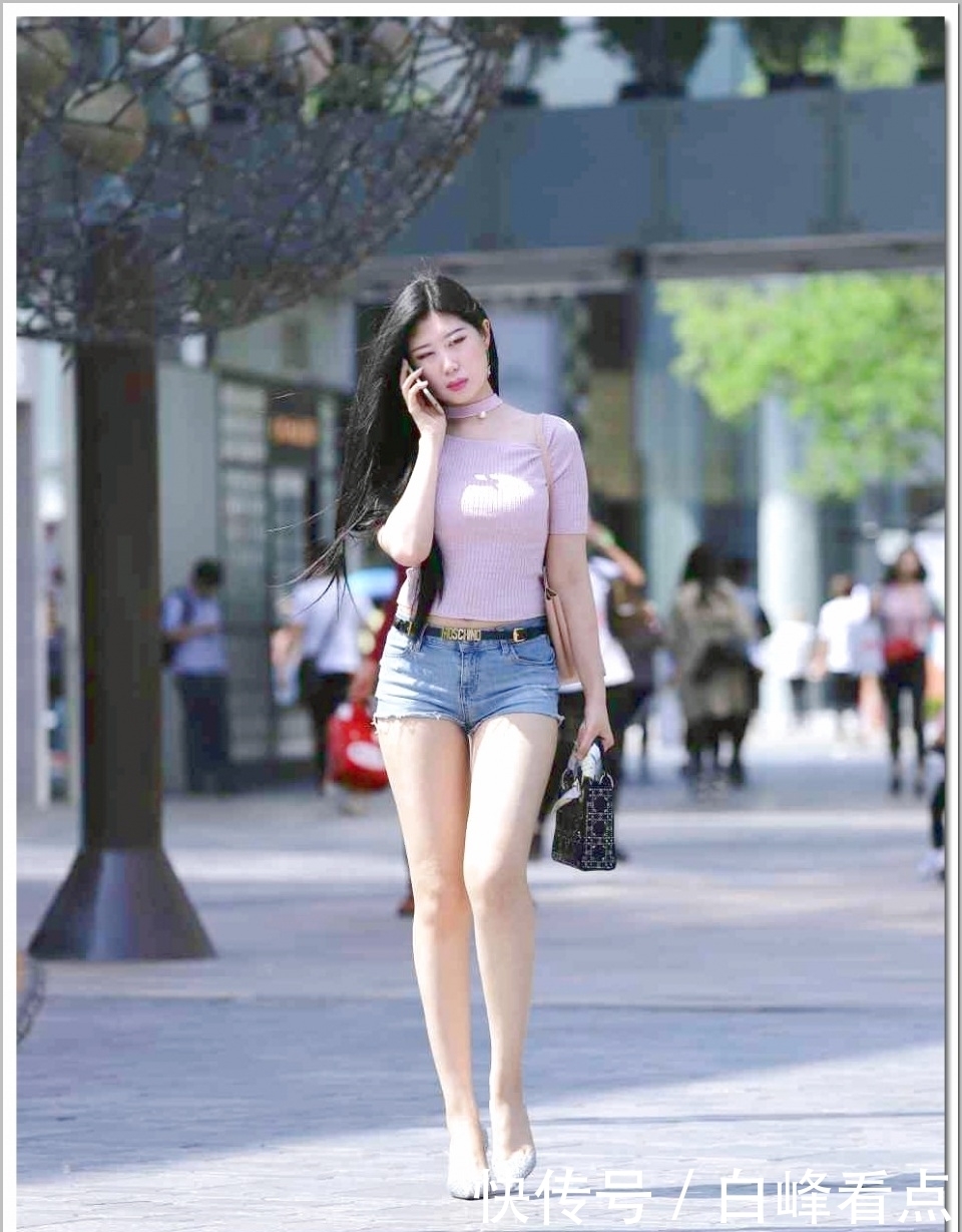 街头|街拍丨生活在街头上的女孩们都非常漂亮