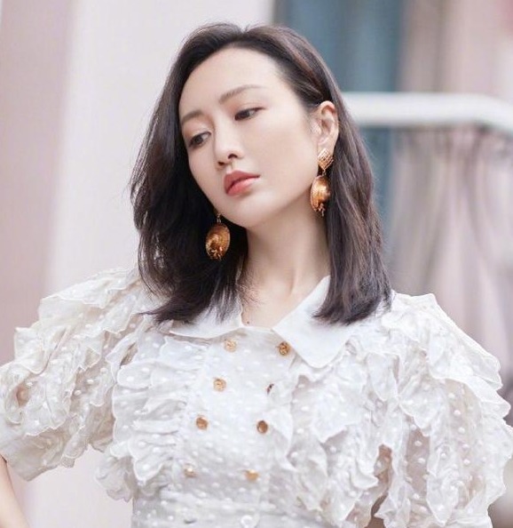 乘风破浪的姐姐|《姐姐》出事了，冠名商被王鸥告上法庭，舆论态势一边倒