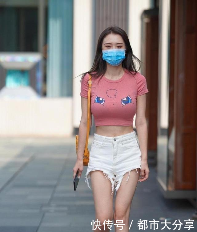 身材|短裤的可爱穿搭和短t恤一起，显身材也很洋气！