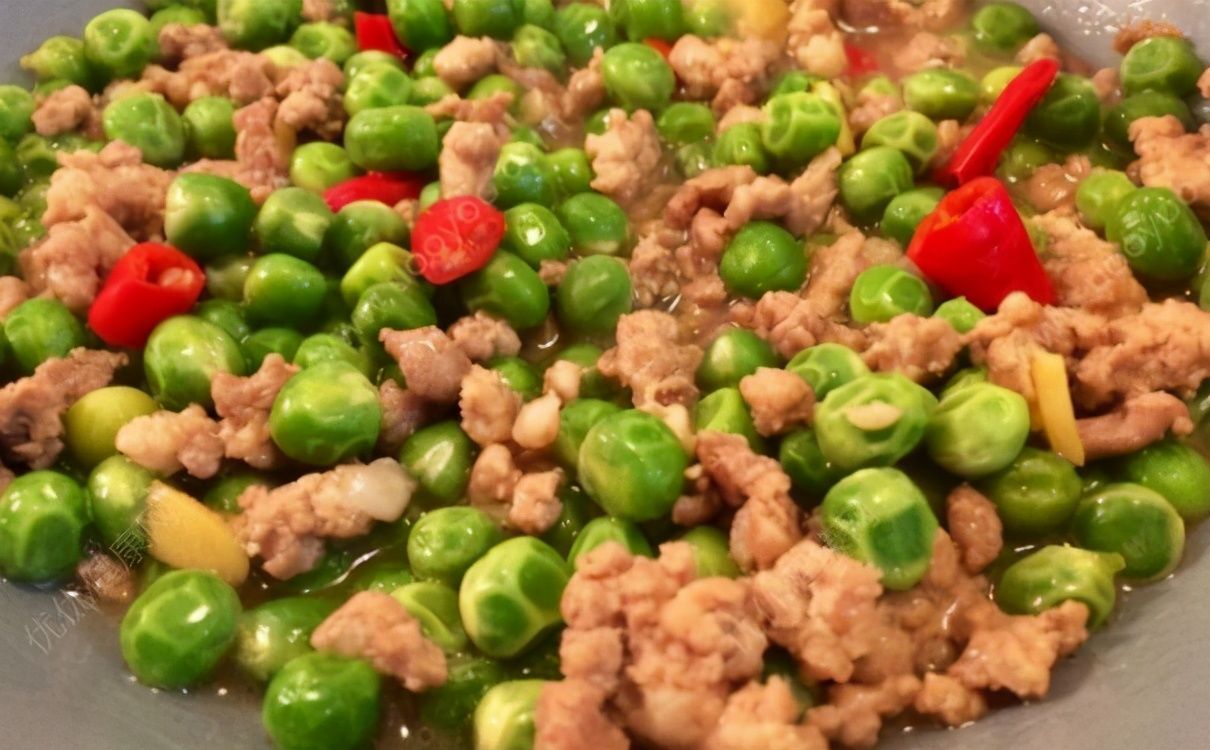 老少皆宜的家常菜，豌豆炒肉末，蛋黄鸡翅