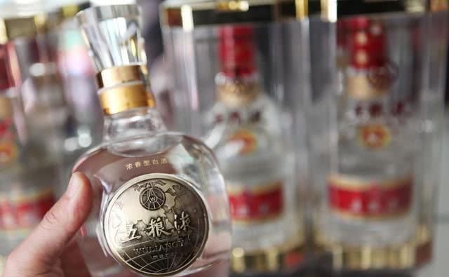 用来|为何五粮液干不过茅台?前者用来喝,后者用来炒,网友:一针见血