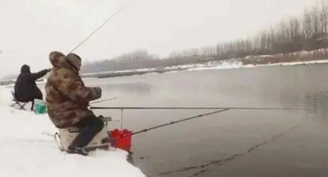 这几个冬季钓鲫鱼的技巧一定要收好,学会以后你就不会封竿了